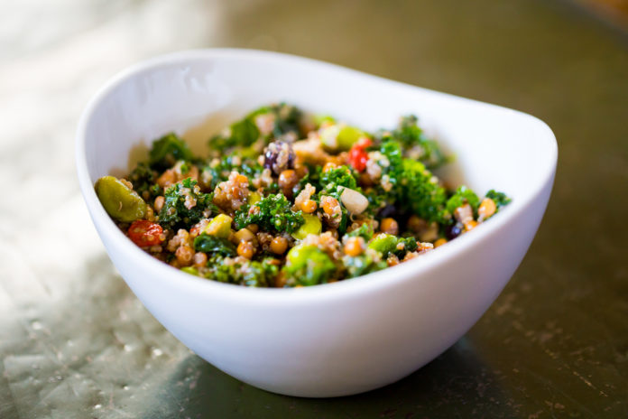 paleo diet kale salad quinoa