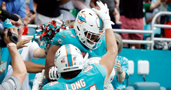 19nfl wwl dolphins facebookJumbo