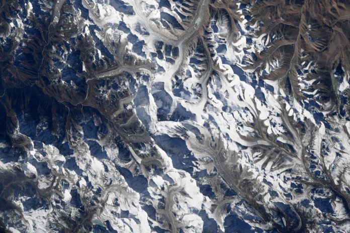 mount everest from space 1 1