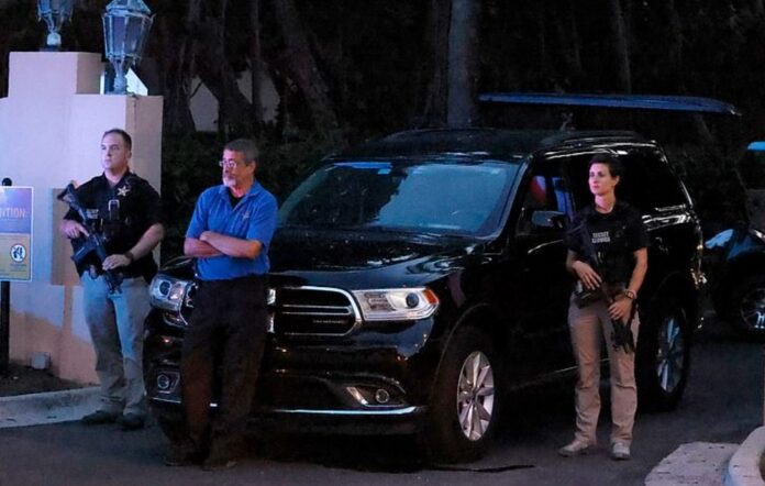 FBI Outside Mar a Lago2