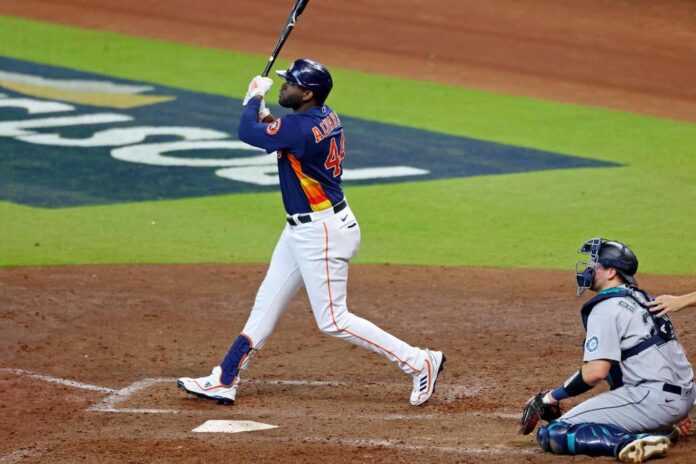 yordan alvarez astros mariners game 2