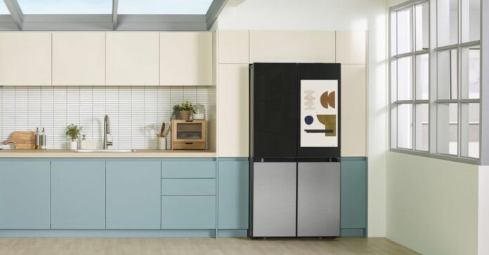 Bespoke Refrigerator Family Hub Plus lifestyle