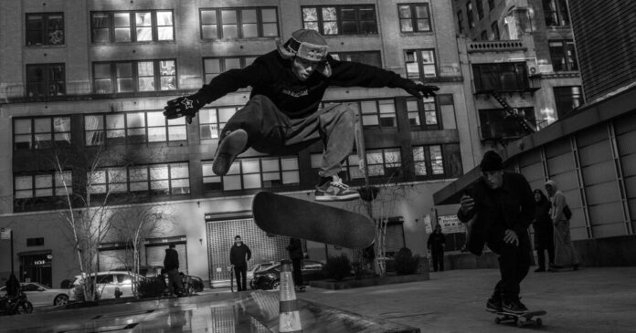 26skateboarding nyc v 01 mzjb facebookJumbo