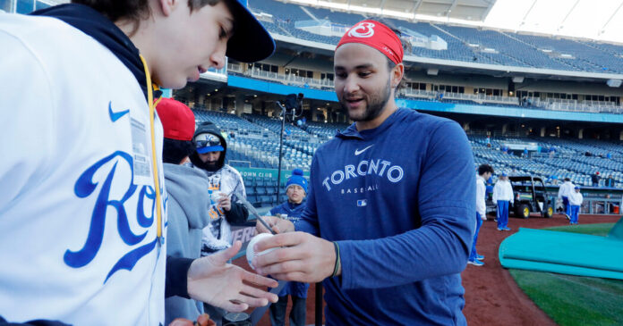 10mlb bluejays top zvjt facebookJumbo