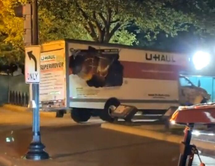 U Haul Crash Near White House Screen Image Itszaboji Twitter 05222023 1 e1684818152460