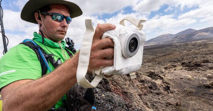 Thomas Pesquet using the Artemis Moon camera pillars