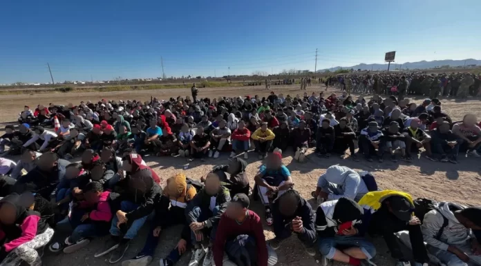 migrants in El Paso Texas in March 2023.jpeg.webp