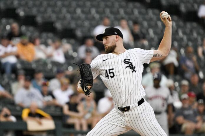 chicago white sox pitcher garrett 84112485 e1719104717972