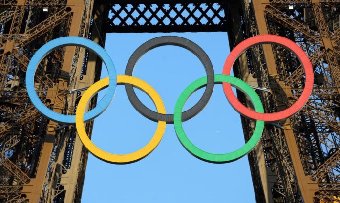 olympic rings pictured eiffel tower 85719689